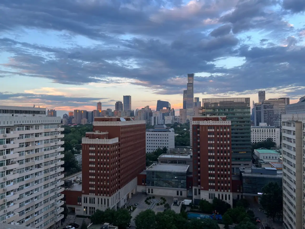 2025年五金交电行业贸易服务新规与合规要点解析