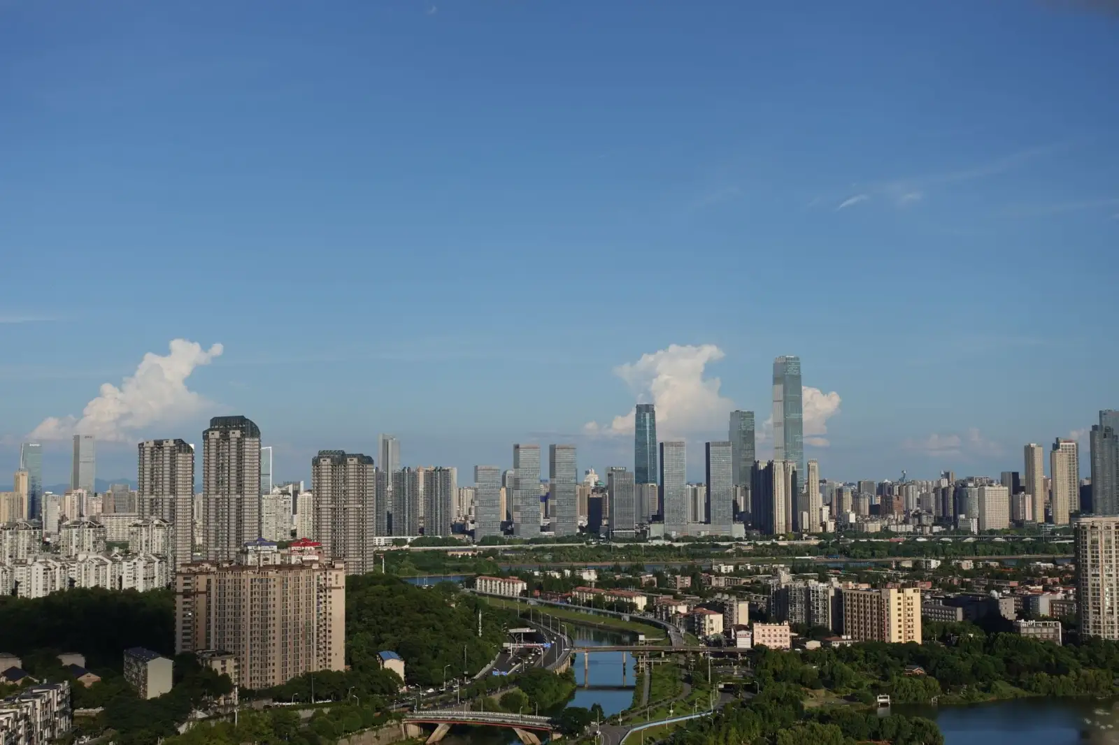 机电设备在工厂产线中的选型要点与配置方案